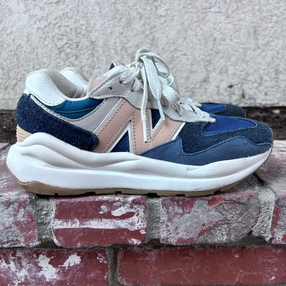 New Balance 574 - Picture 3 of 9